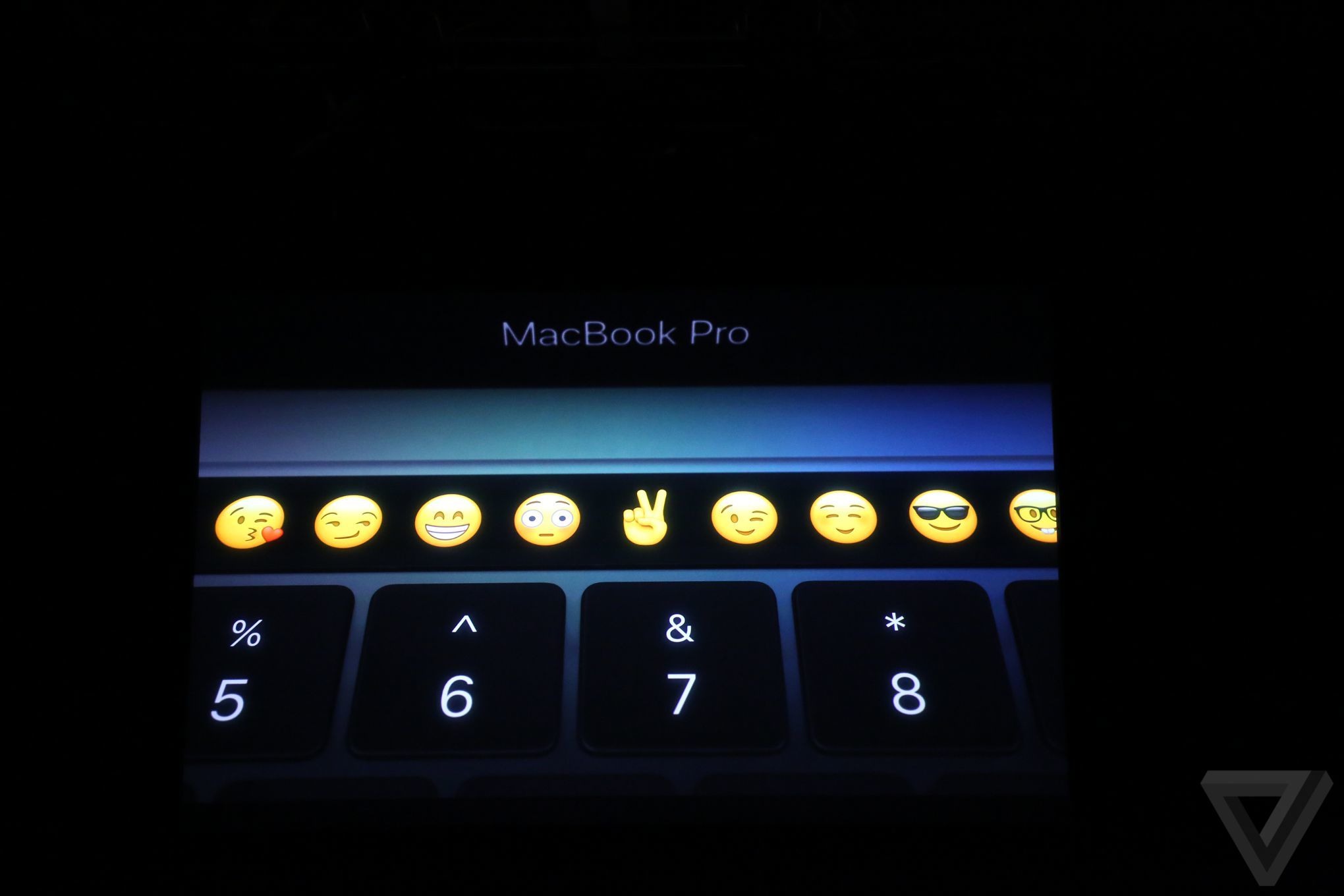 مک بوک پرو جدید و Touch Bar ؛ جادوی جدید اپل!