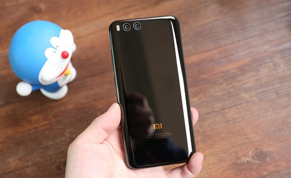 شایعه: موبایل شیائومی می7 (Xiaomi Mi 7) با صفحه نمایش 6 اینچی OLED و پردازنده اسنپدراگون 845 معرفی خواهد شد