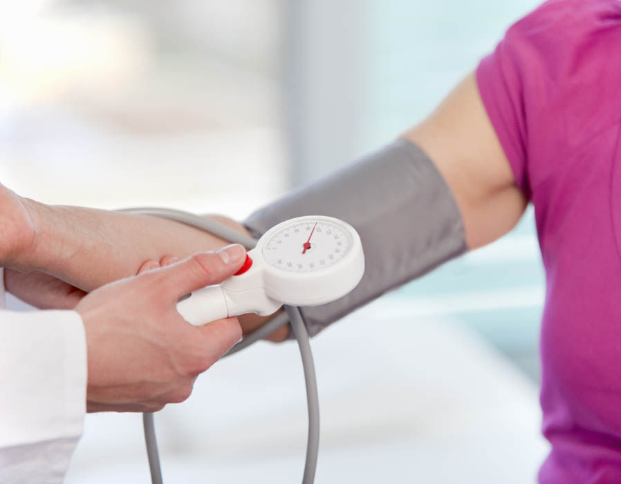آیا پوست ممکن است فشار خون را تنظیم کند؟ مطالعات چه می‌گویند؟
