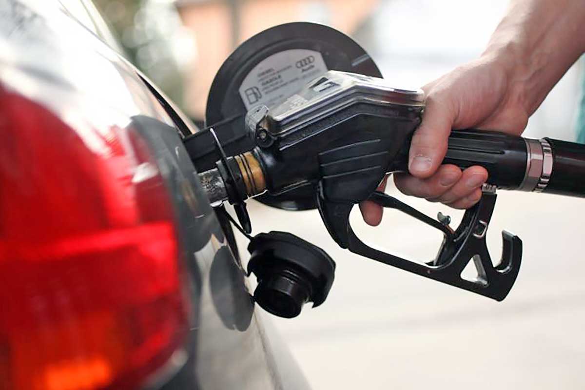 کارت سوخت بانکی در پمپ بنزین چطور کار می کند