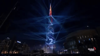 آتش بازی برج خلیفه دوبی برای تبریک سال ۲۰۱۹ را ببینید: یک آسمان خراش، یک نمایشگر