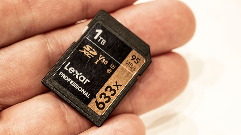 کارت حافظه SD یک ترابایتی لکسار (Lexar) با قیمت ۵۰۰ دلار رسما معرفی شد | CES 2019