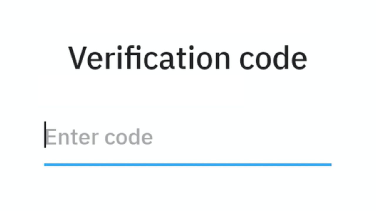 وارد کردن کد تأیید ارسال شده به ایمیل برای بازیابی رمز عبور