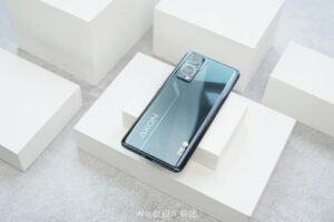 تصاویر زنده ZTE Axon 30 5G