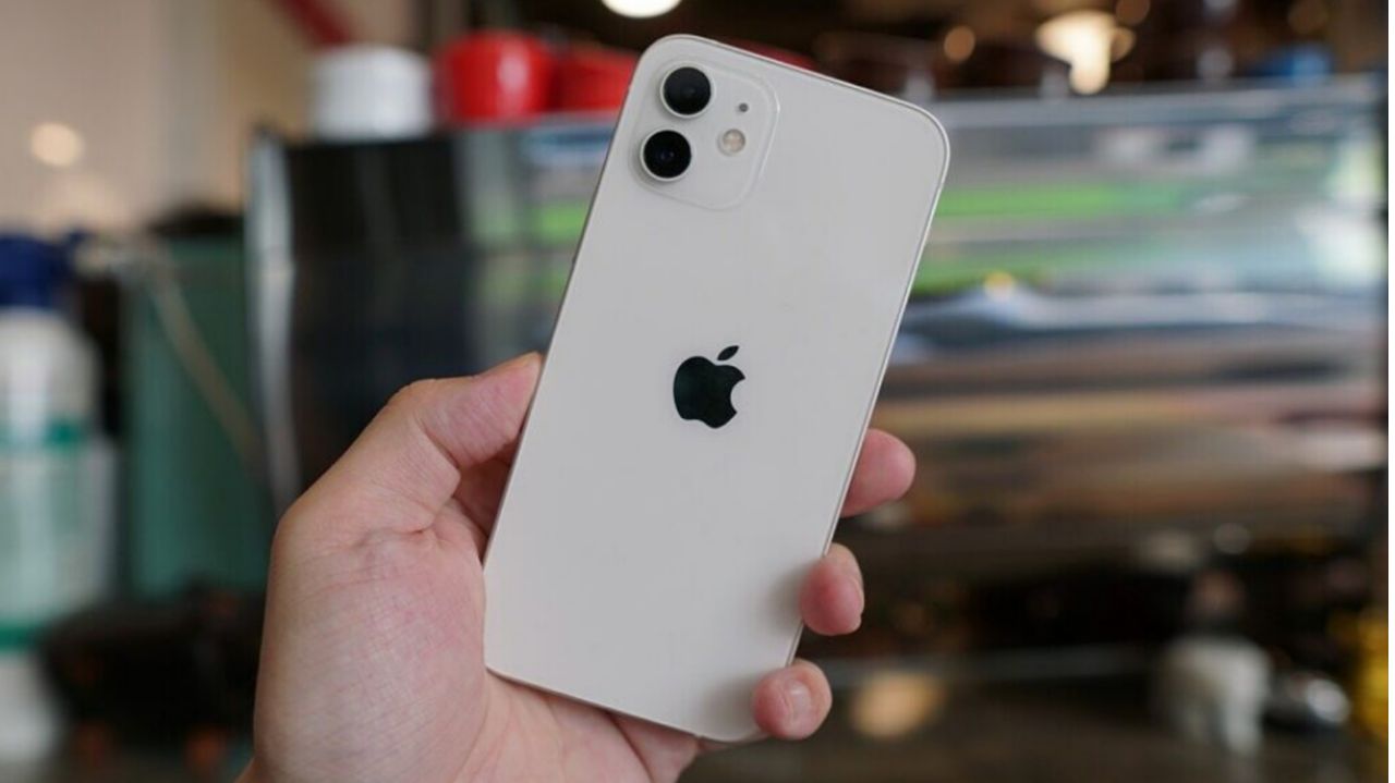 کند کردن عمدی آیفون ها توسط اپل این بار به iPhone 12 رسیده است!