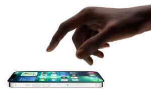 تیکه سامسونگ به اپل برای نمایشگر ۱۲۰ هرتز آیفون ۱۳ پرو