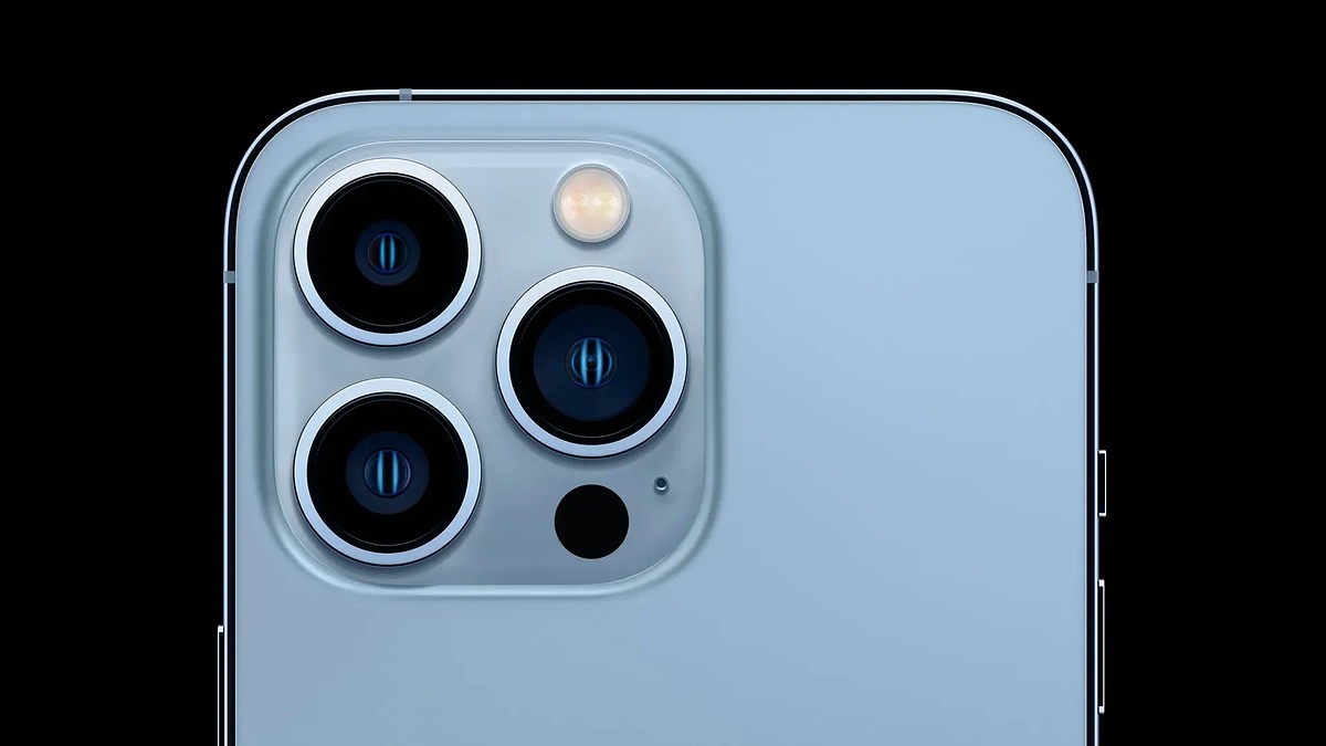 اپل برای لنز زوم پریسکوپی دوربین آیفون 2023 با تأمین‌کننده کره‌ای به توافق رسیده است
