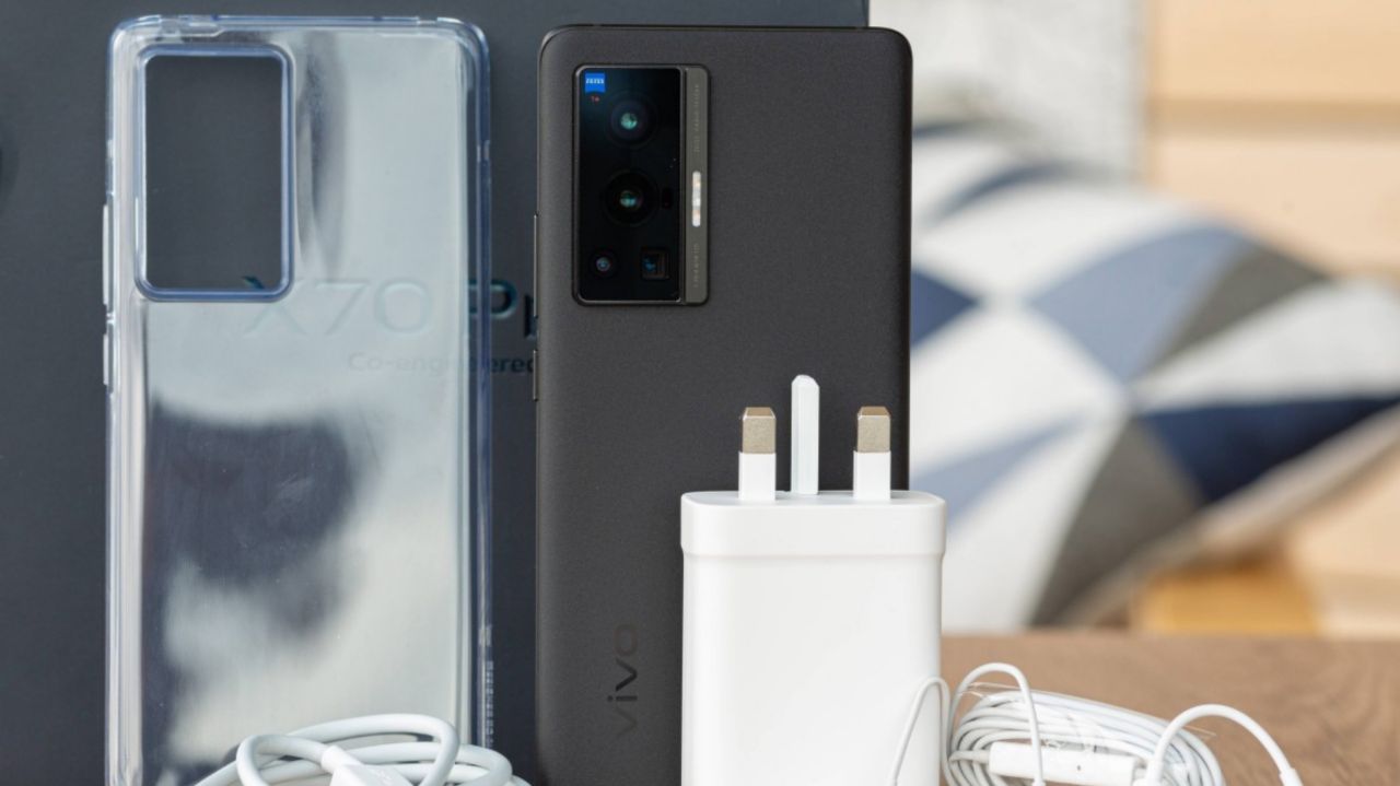عمر باتری Vivo X70 Pro مشخص شد: بهترین گوشی اندرویدی رده بالای امسال!