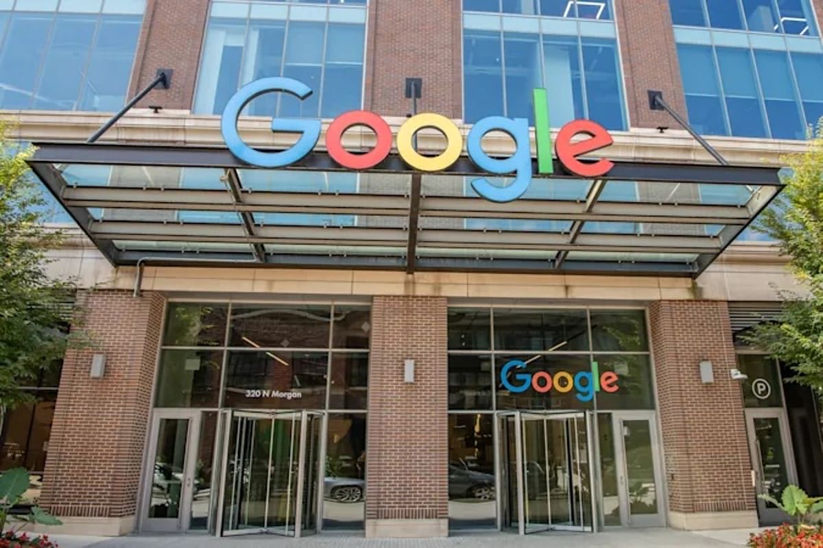 گوگل بازگشت کارمندان خود به کار حضوری را تا مدت زمان نامعلوم در اوایل ۲۰۲۲ به‌تعویق انداخت