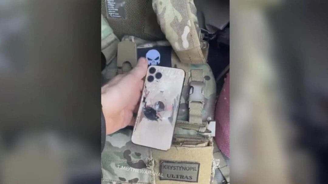 آیفون 11 پرو جان یک سرباز اوکراینی را نجات داد: اپل گوشیهای ضدگلوله می‌سازد؟!