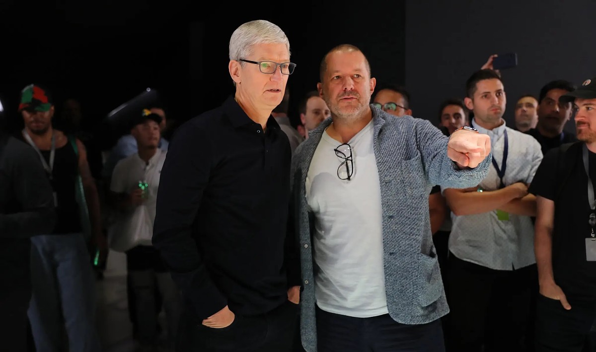اپل به همکاری با جانی آیو، سرپرست پیشین بخش طراحی خود، پایان داد