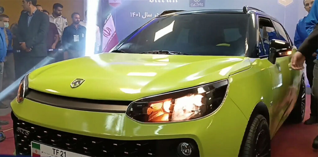 طراحی چراغ جلو ایران خودرو TF21 با چراغ کاملا روشن