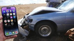 قابلیت Car Crash Detection آیفون ۱۴