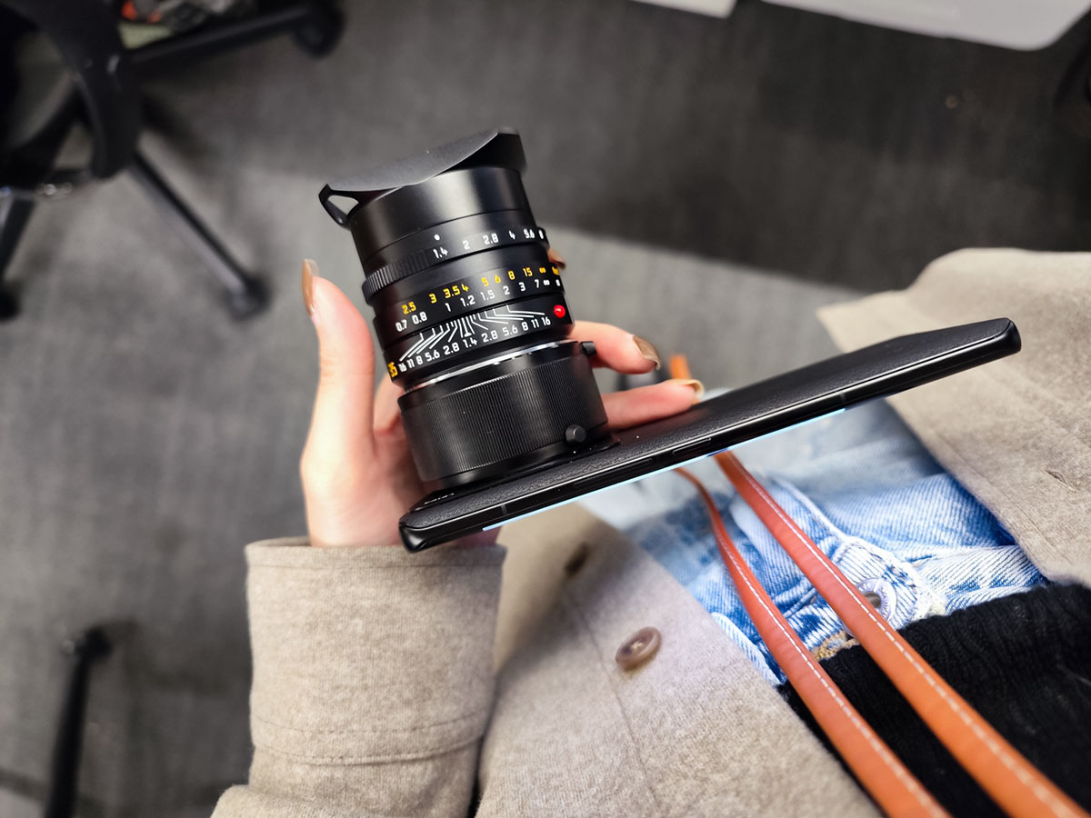 شیائومی ۱۲ اس اولترا کانسپت با قابلیت اتصال لنز حرفه‌ای Leica رونمایی شد: ۲ حسگر ۱ اینچی درون موبایل