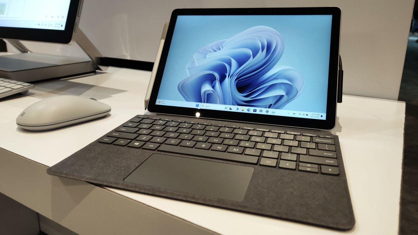 تبلت مایکروسافت Surface Go 4 رسما معرفی شد: قیمت ۵۷۹ دلار