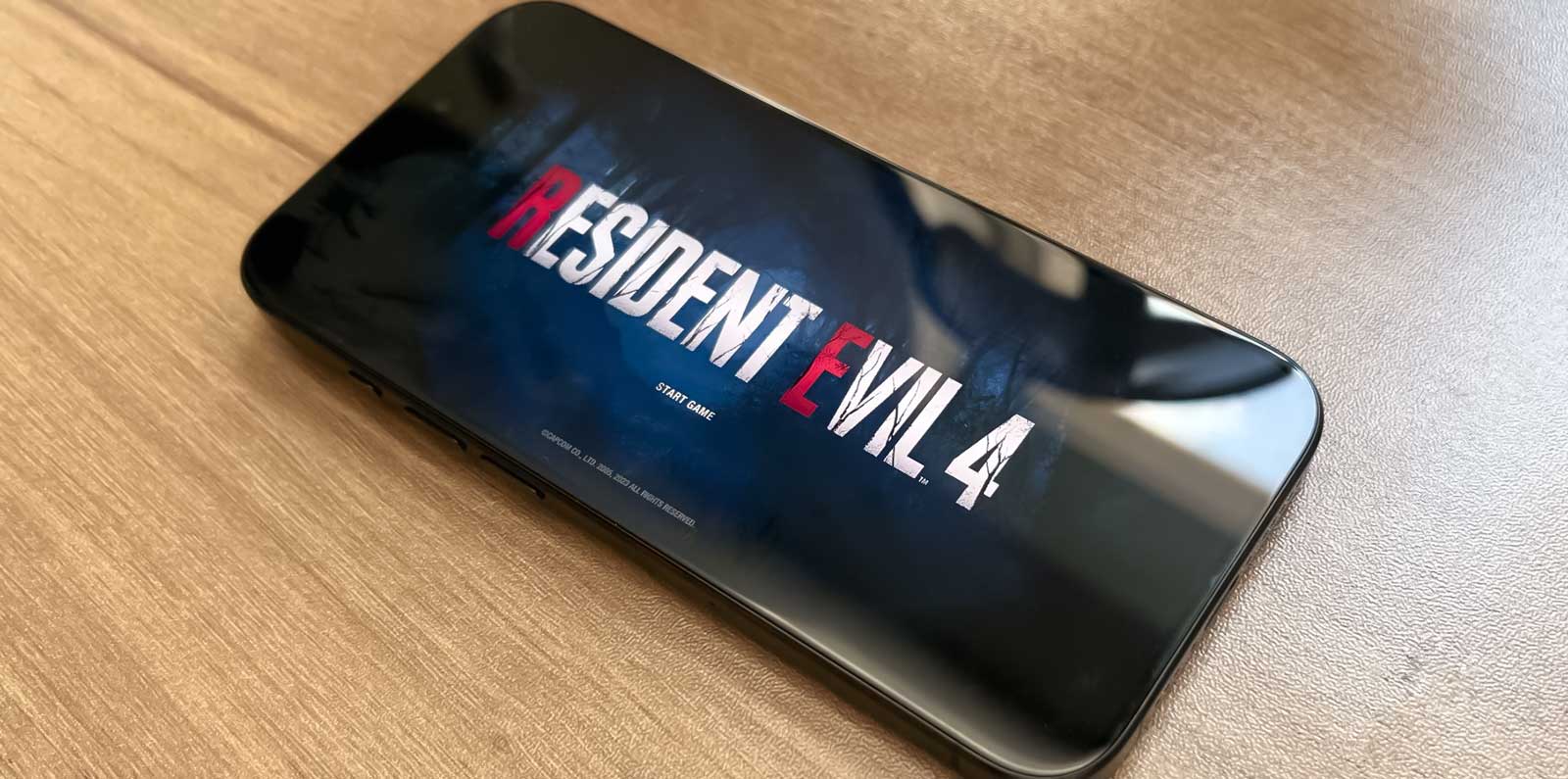 بازی Resident Evil 4 روی آیفون ۱۵ پرو