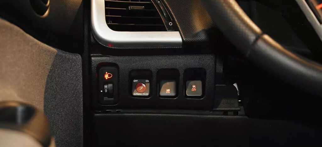 دکمه کنترل پایداری در پژو ۲۰۷i ارتقا یافته
