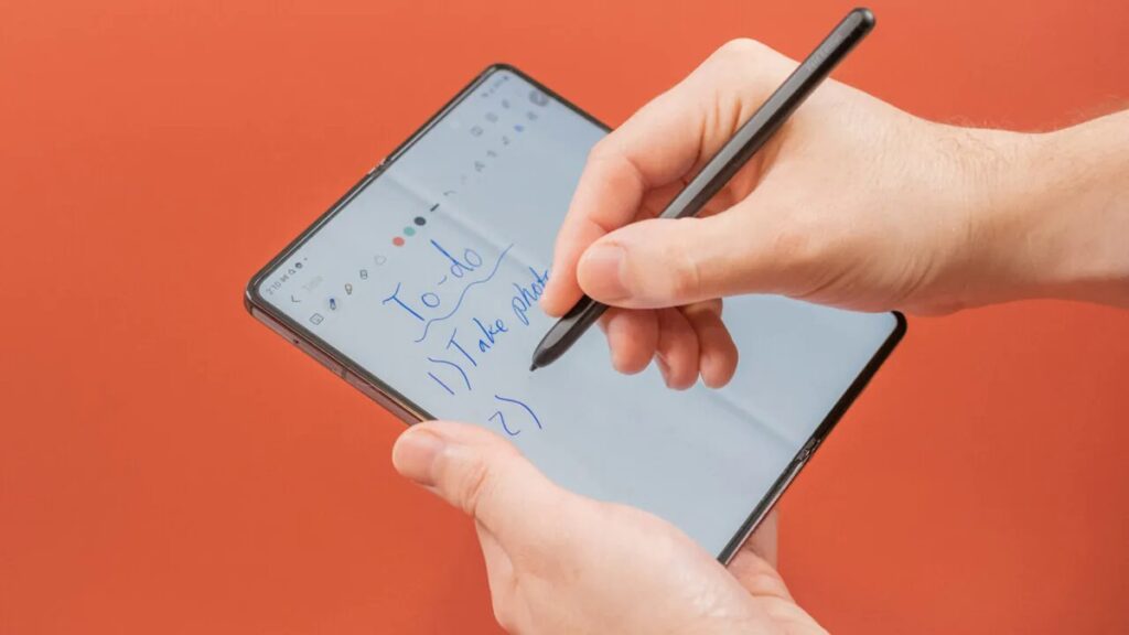 Galaxy Z Fold 4 و S Pen