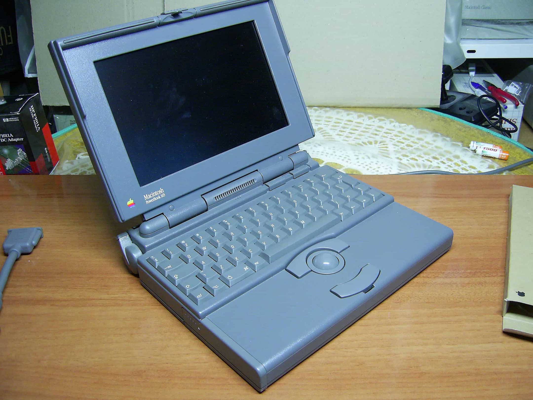 نمونه ای از لپ تاپ های Apple Powerbook