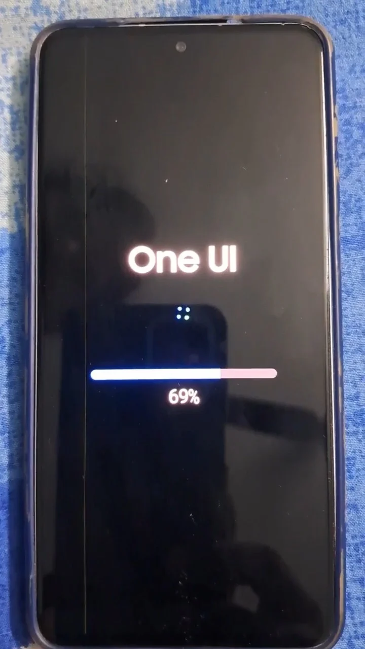 بهوجود آمدن مشکل خط سبز نمایشگر گلکسی S21 FE سامسونگ در هنگام نصب آپدیت One UI