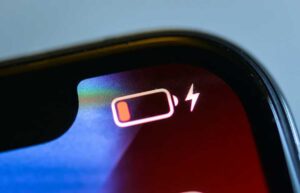 قابلیت هوش مصنوعی باتری iOS 19
