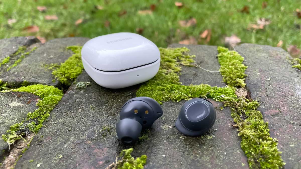 ایربادزهای ارزان ۲۰۲۵ سامسونگ با نام‌های Galaxy Buds Core و Galaxy Buds 3 FE در راهند