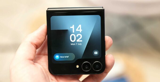 گلکسی زد فلیپ ۷ اف ای