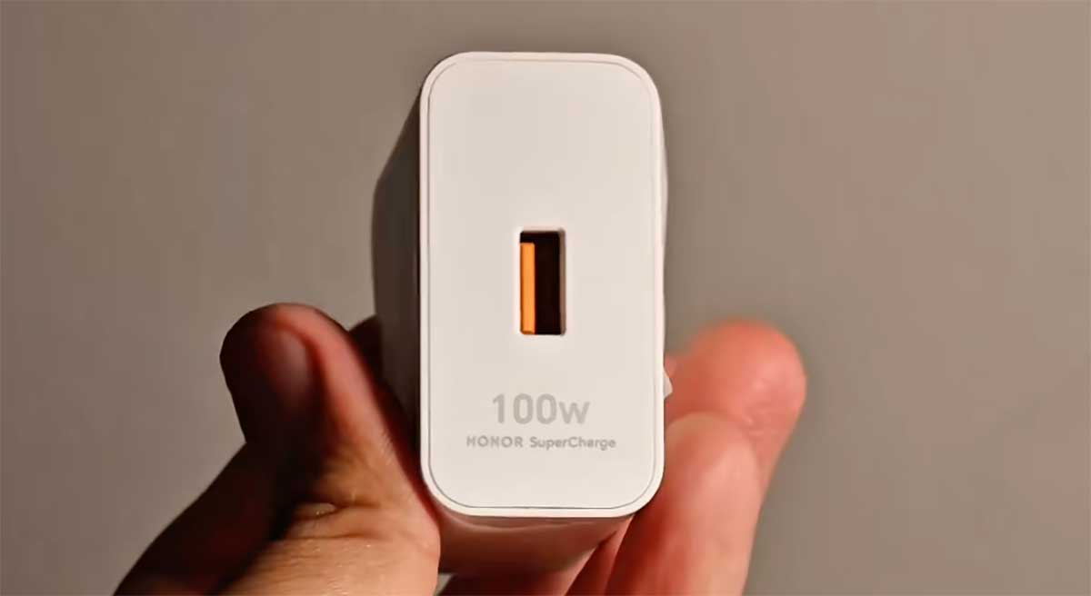گلکسی A56 یا آنر 200 - تا ۳۰ میلیون تومان کدام گوشی را بخریم؟
