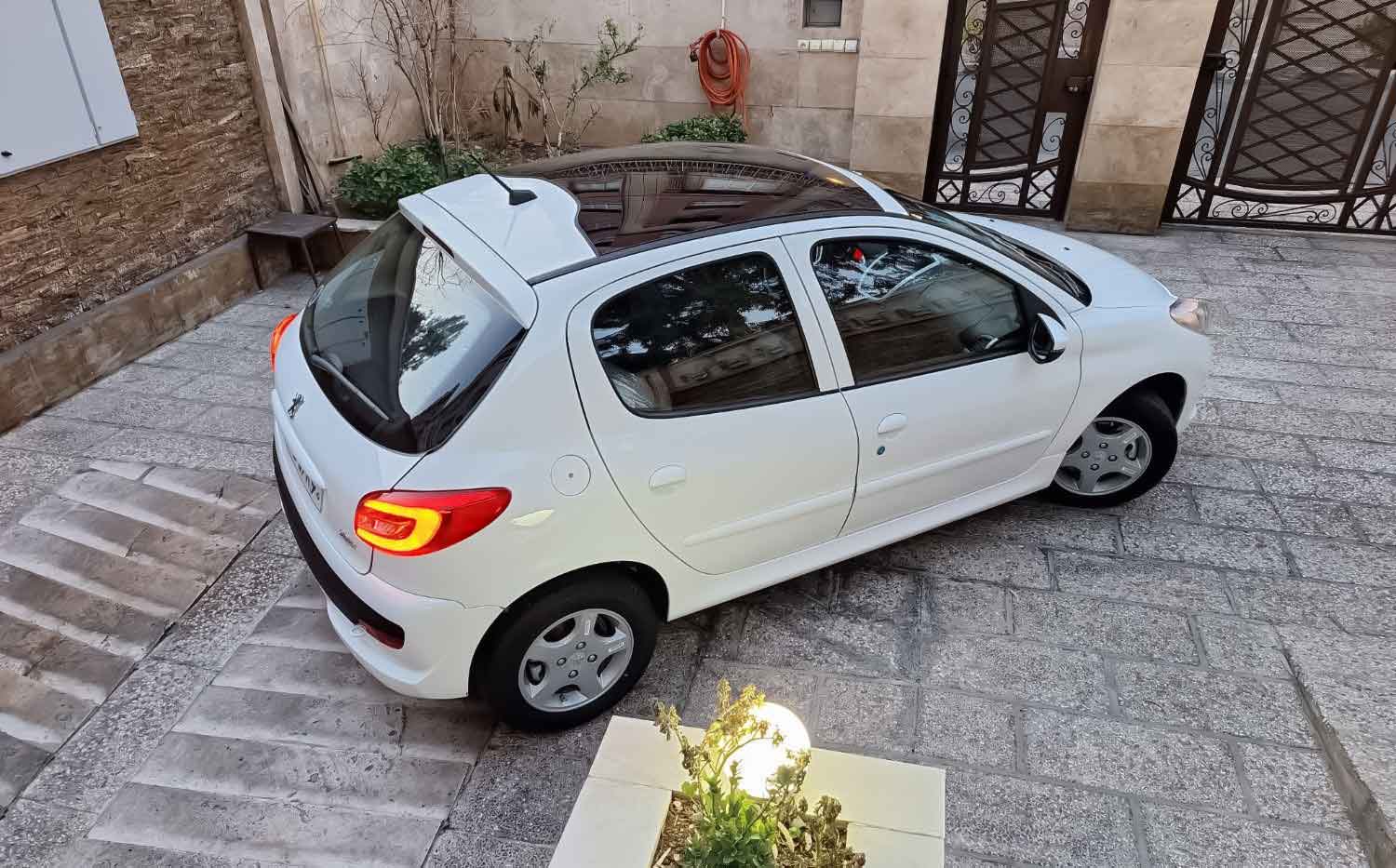 پژو ۲۰۷ پاناروما اتوماتیک جدید سفید