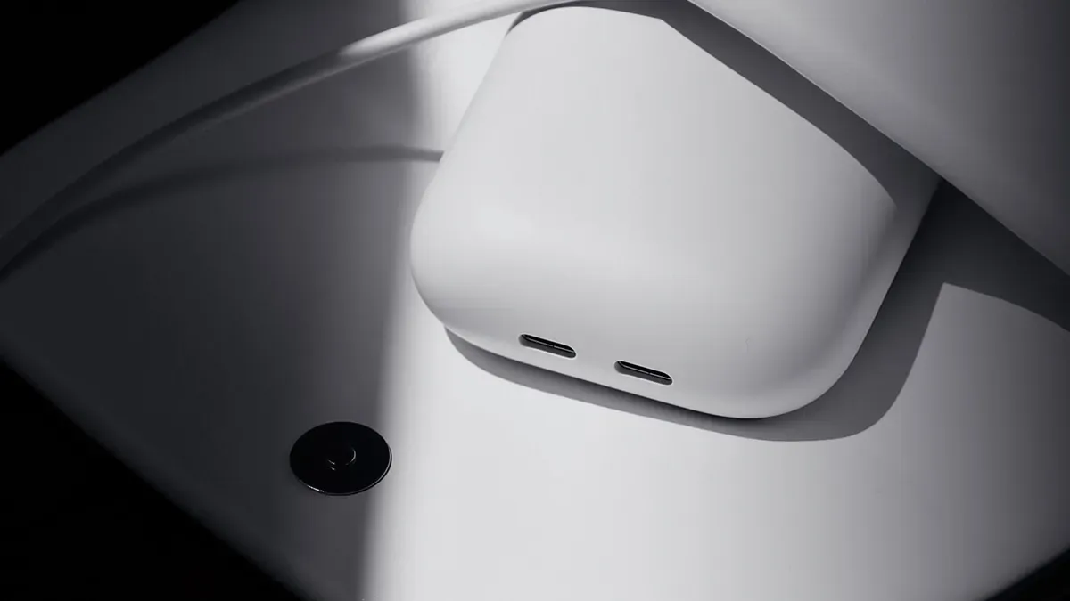 شارژر دو پورت Pixel Flex Dual Port گوگل، پیکسل ۱۰ را در اولویت قرار می‌دهد، اما با هزینه‌ای گزاف