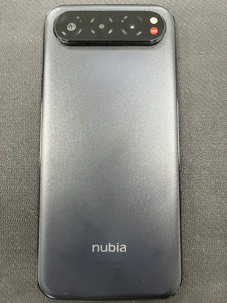 تصویر واقعی Nubia Air - منتشر شده توسط Evleaks