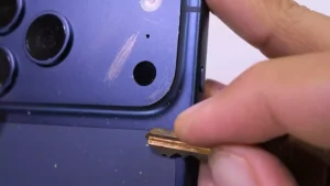 خط و خش آیفون ۱۷ پرو