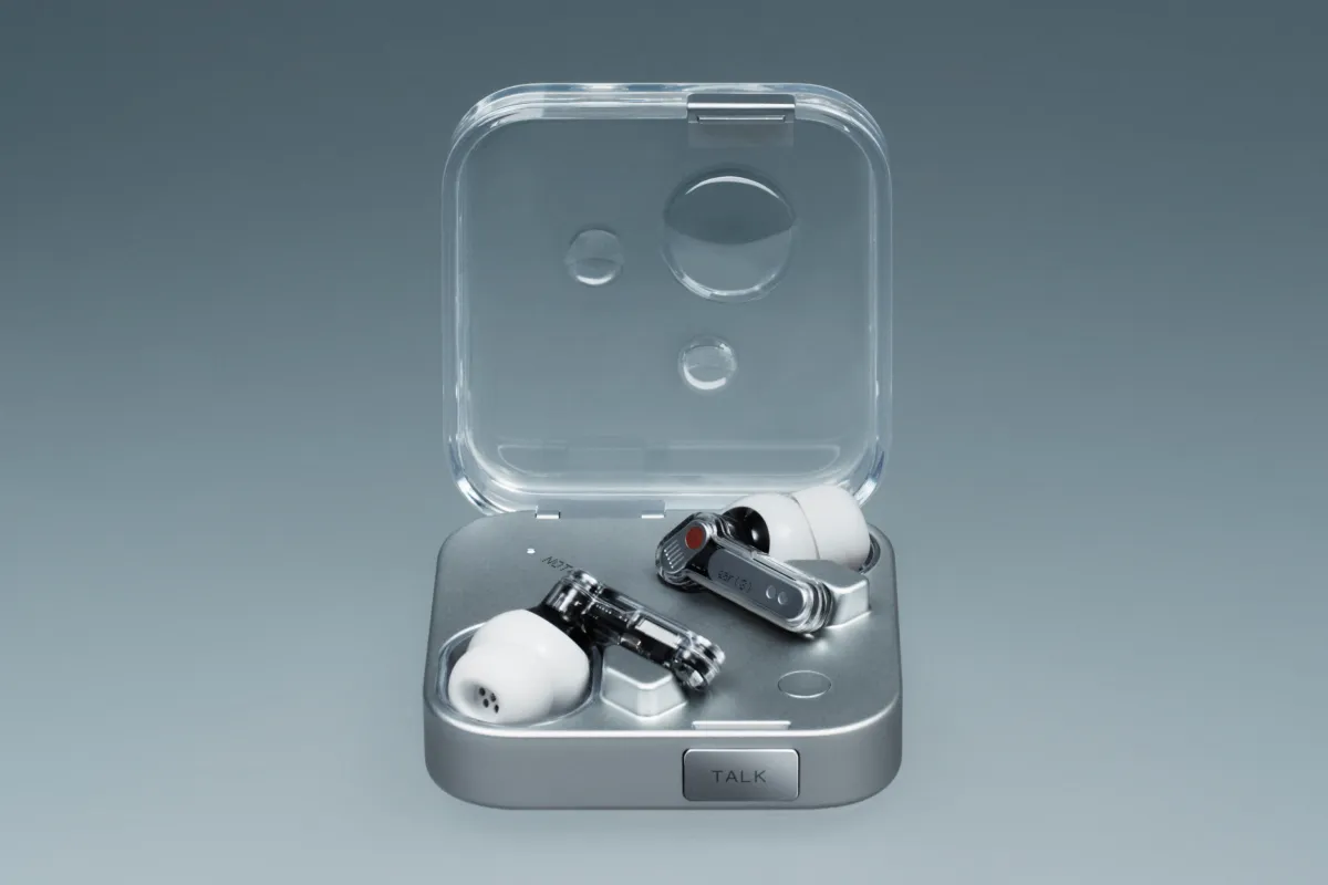 طراحی Nothing Ear (3) را ببینید: میکروفون و دکمه «TALK» بر روی کیس ایربادز