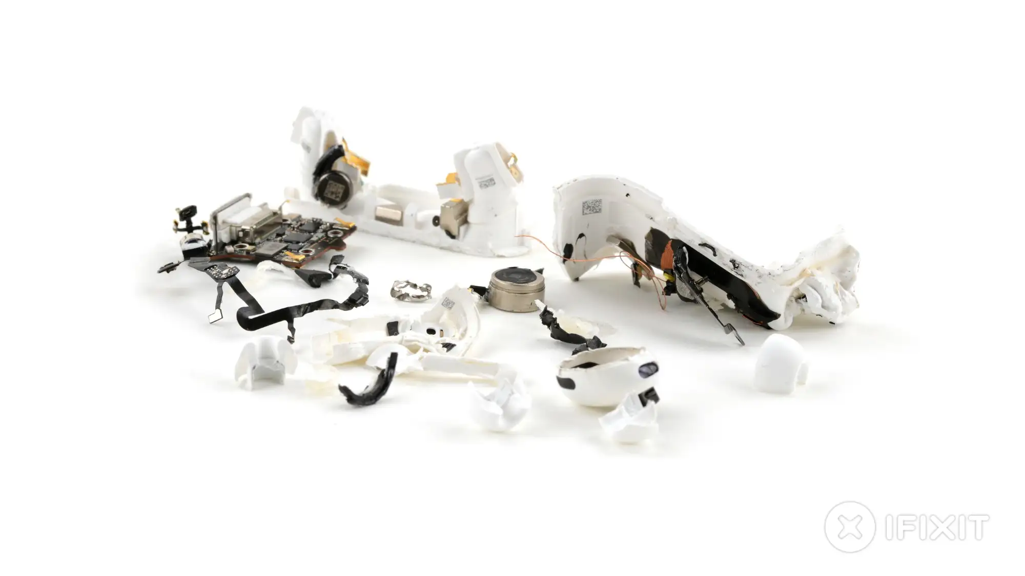 کالبدشکافی ایرپادز پرو ۳ اپل توسط iFixit: امتیاز تعمیرپذیری ۰ از ۱۰