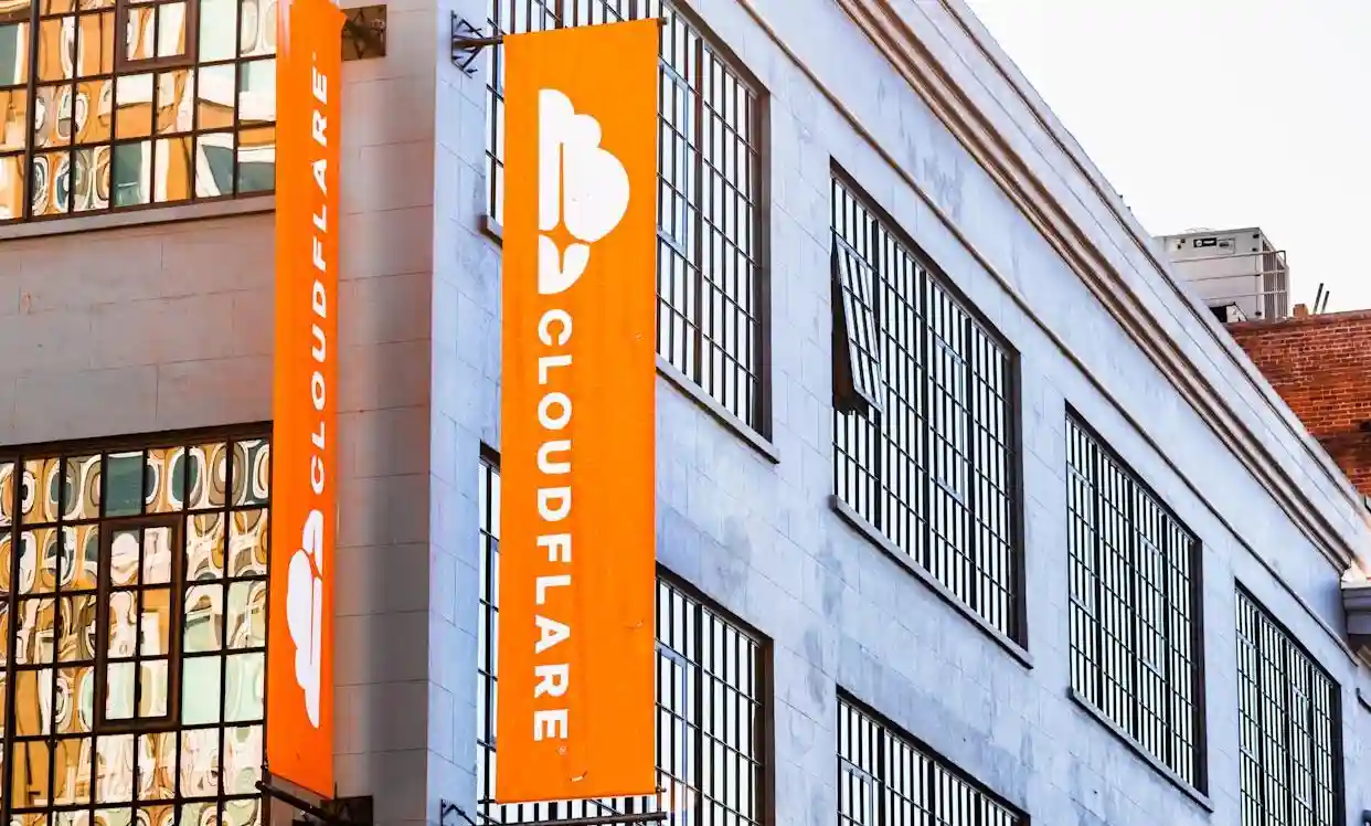 ماجرای قطعی دیروز کلودفلر چه بود؟ حمله سایبری یا اشتباه فنی؟