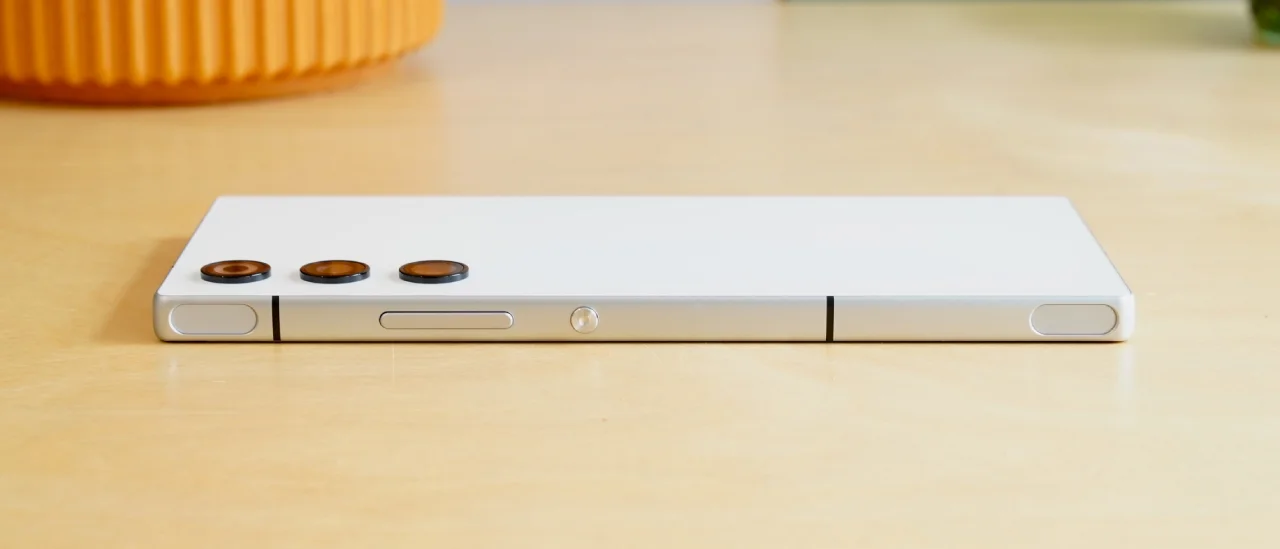 مشخصات کلیدی ردمجیک ۱۱ ایر فاش شد: باتری غولپیکر ۷۰۰۰ میلیآمپری در بدنهای فوق باریک