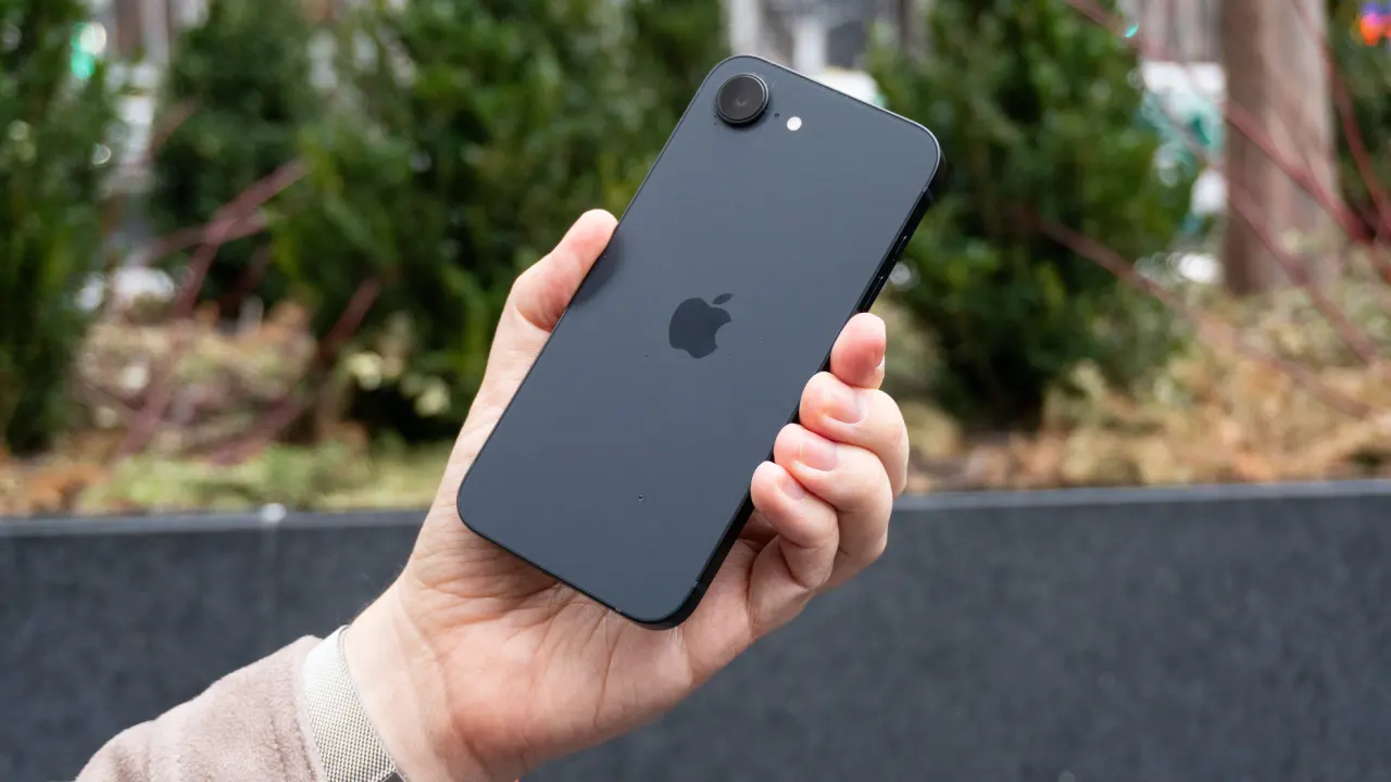 آیفون 16e نیز مانند آیفون ایر فروش ضعیفی را تجربه میکند