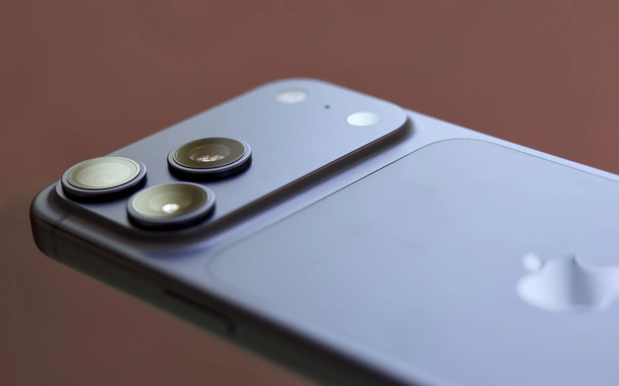 آیفون ۱۸ پرو مکس سنگینترین و ضخیمترین گوشی تاریخ اپل خواهد بود