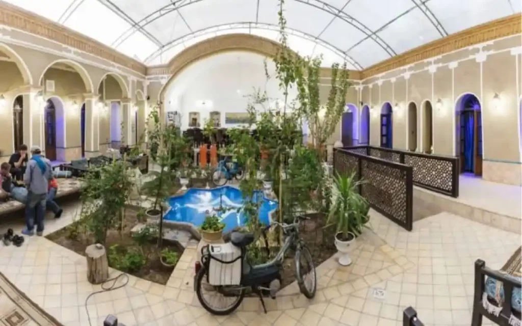 اقامتگاه سنتی دوستانه یزد