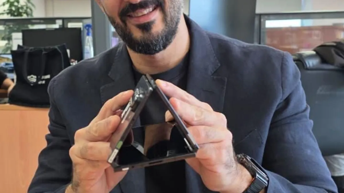 نمونه اولیه گلکسی زد ترای فولد