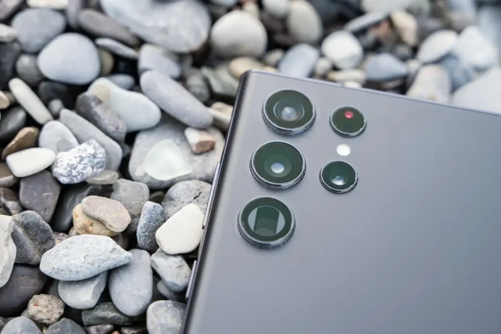 گلکسی S22 و احتمالا S21 FE؛ قدیمی‌ترین پرچمداران سامسونگ در لیست دریافت One UI 8.5