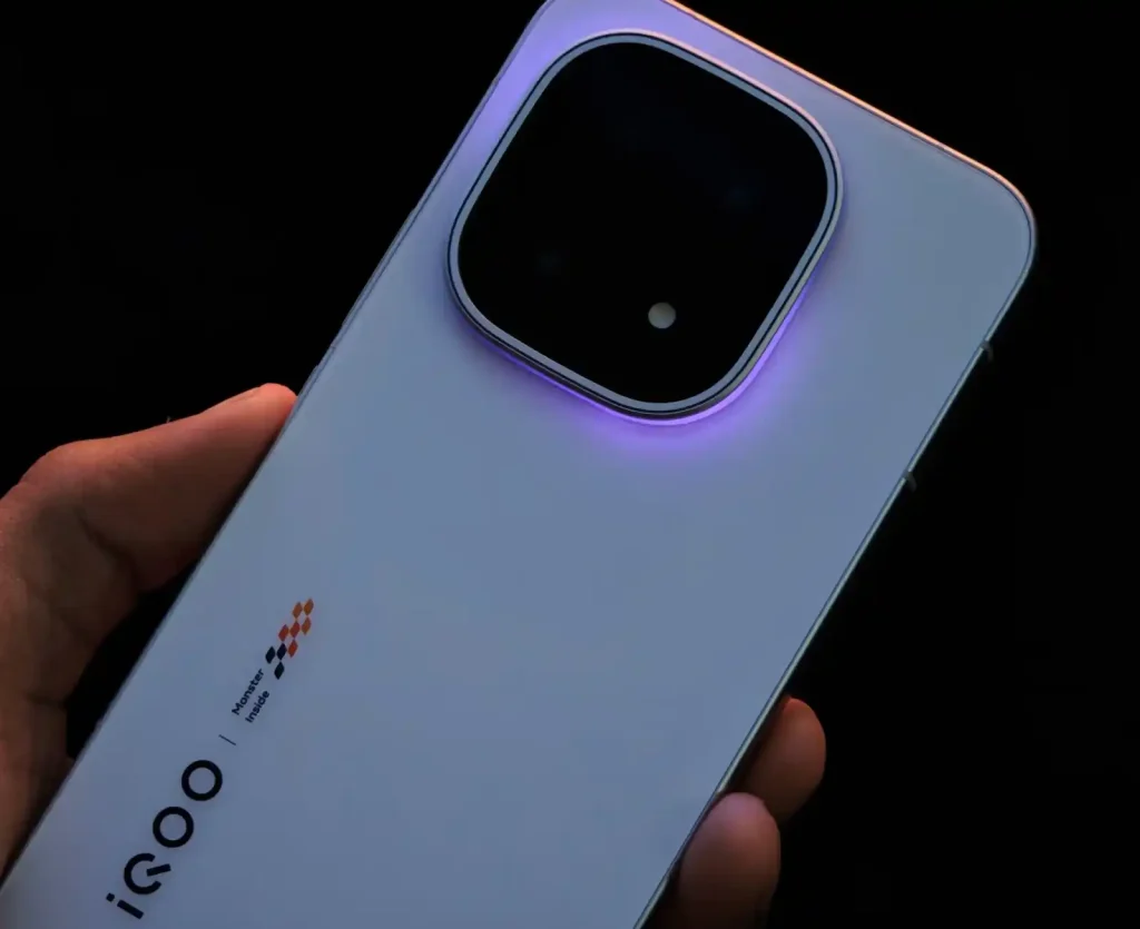 iQOO 15 Ultra؛ پرچمدار گیمینگ آینده با بزرگ‌ترین فن خنک‌کننده صنعت موبایل و باتری ۷۰۰۰ میلی‌آمپری