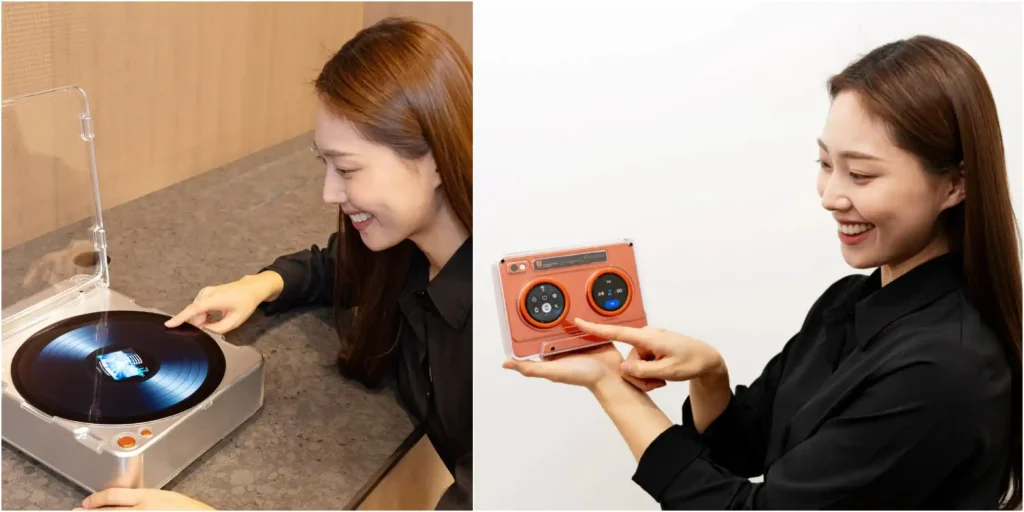 تلفیق سنت و مدرنیته؛ گرامافون و کاست هوشمند سامسونگ که به جای قطعات مکانیکی، از نمایشگرهای OLED برای کنترل موسیقی و نمایش محتوا استفاده می‌کنند.