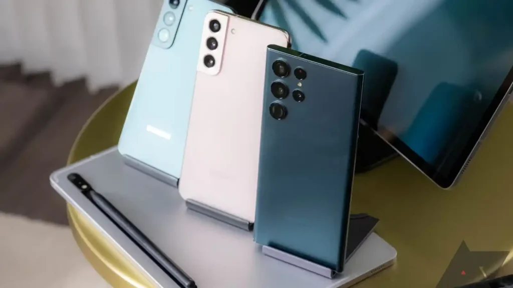 آپدیت جدید سامسونگ گلکسی S22 را از کار انداخت؛ گزارش‌های عجیب کاربران