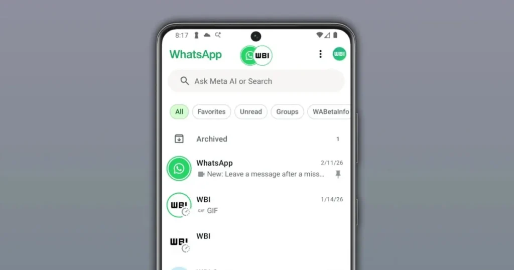 نمایی از رابط کاربری جدید واتس‌اپ و نوار استاتوس در بالای صفحه