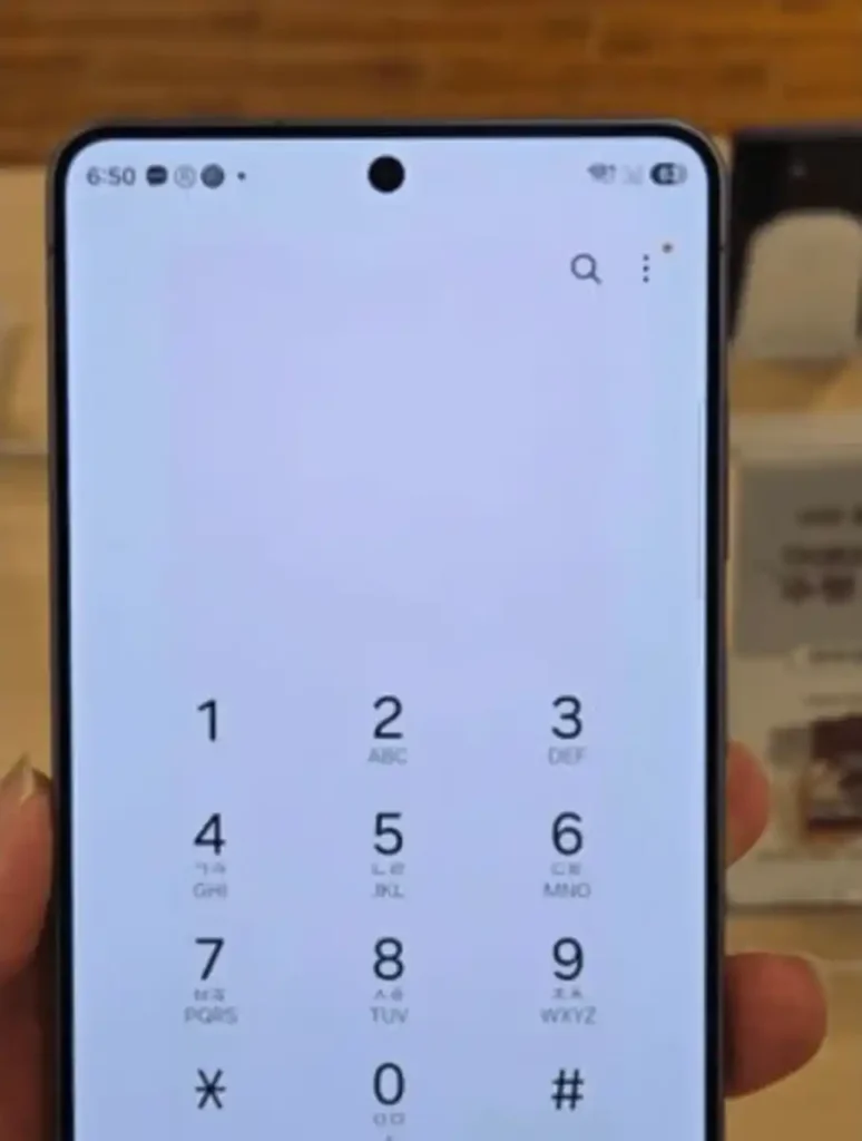 مشکل هاله قرمز نمایشگر گلکسی اس ۲۶ اولترا