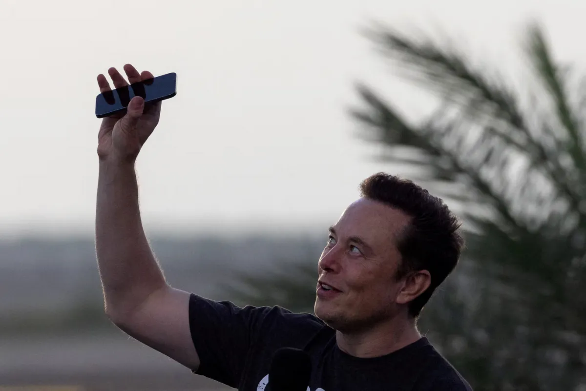 ایلان ماسک شایعه ساخت دستگاه هوش مصنوعی توسط توسط xAI و SpaceX را رد کرد