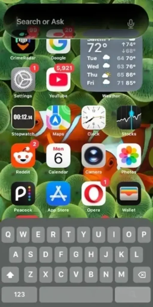 رابط «Search or Ask» در iOS 27 Beta 3؛ اپل کنتراست صفحهکلید مجازی را برای خوانایی بهتر افزایش داده است.