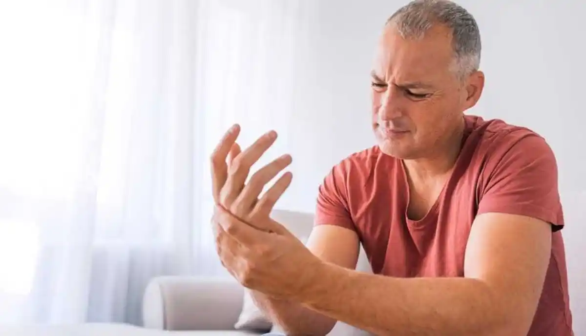 چه علائمی نشان می دهد باید سریع به پزشک مراجعه کنیم؟