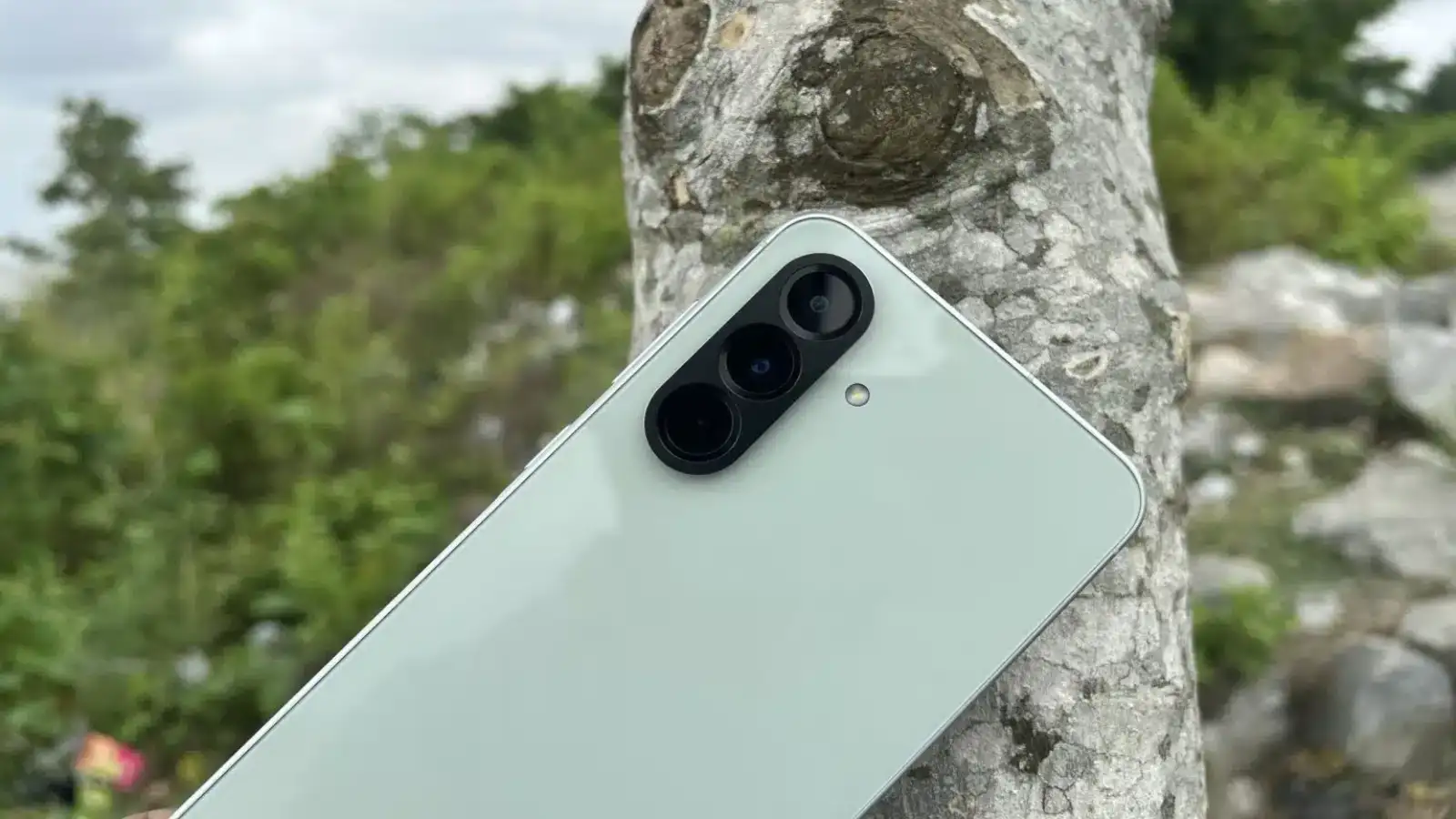 سری گلکسی A سامسونگ از آیفون ۱۷ پیشی گرفت؛ صدرنشین بازار جهانی در سه‌ماهه دوم ۲۰۲۶